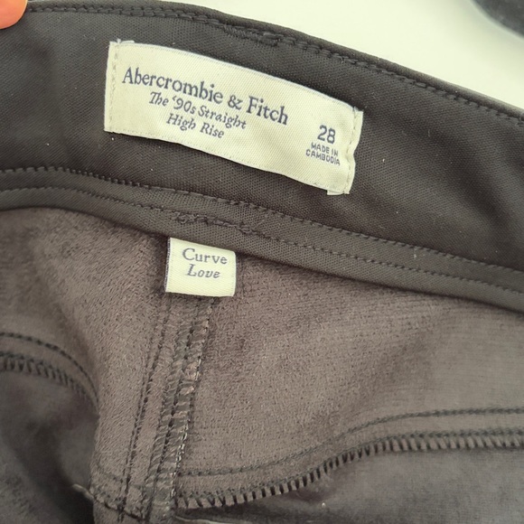 Abercrombie & Fitch Curve Love High Rise 90s Straight Vegan Leather Pant - Picture 8 of 10